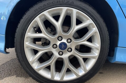 Ford Focus ZETEC S - £20 ROAD TAX 49