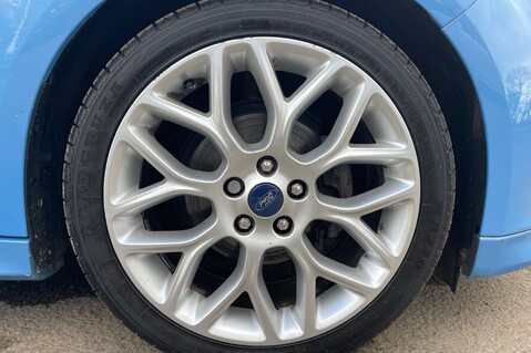 Ford Focus ZETEC S - £20 ROAD TAX 50