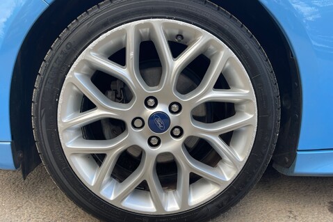 Ford Focus ZETEC S - £20 ROAD TAX 51