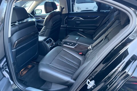 BMW 7 Series 730D EXCLUSIVE - REAR SEAT COMFORT PACKAGE -£6,235 OPTIONS -FULL BMW S/H 33