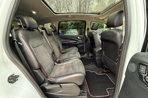 Ford S-Max TITANIUM X SPORT TDCI - SAT NAV - 8 SERVICES - CAMBELT CHANGED 29