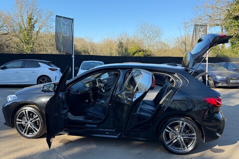 BMW 1 Series 118I M SPORT - ONE OWNER - FULL BMW SERVICE HISTORY  22