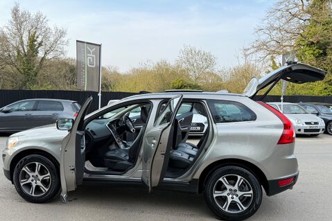 Volvo XC60 D5 SE LUX NAV AWD -TOWBAR - BLIS -LDW - PAN ROOF -CHILD SEATS  17
