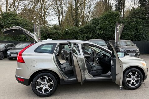 Volvo XC60 D5 SE LUX NAV AWD -TOWBAR - BLIS -LDW - PAN ROOF -CHILD SEATS  18