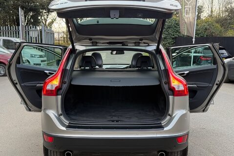 Volvo XC60 D5 SE LUX NAV AWD -TOWBAR - BLIS -LDW - PAN ROOF -CHILD SEATS  22