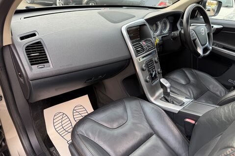 Volvo XC60 D5 SE LUX NAV AWD -TOWBAR - BLIS -LDW - PAN ROOF -CHILD SEATS  24
