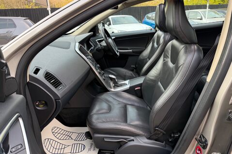 Volvo XC60 D5 SE LUX NAV AWD -TOWBAR - BLIS -LDW - PAN ROOF -CHILD SEATS  25