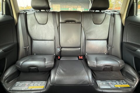 Volvo XC60 D5 SE LUX NAV AWD -TOWBAR - BLIS -LDW - PAN ROOF -CHILD SEATS  28