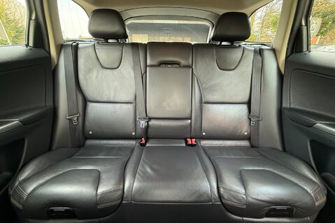 Volvo XC60 D5 SE LUX NAV AWD -TOWBAR - BLIS -LDW - PAN ROOF -CHILD SEATS  15