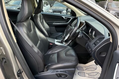 Volvo XC60 D5 SE LUX NAV AWD -TOWBAR - BLIS -LDW - PAN ROOF -CHILD SEATS  13