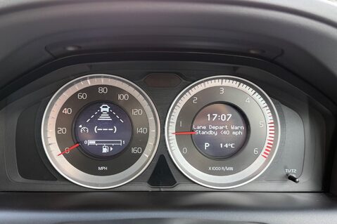 Volvo XC60 D5 SE LUX NAV AWD -TOWBAR - BLIS -LDW - PAN ROOF -CHILD SEATS  43