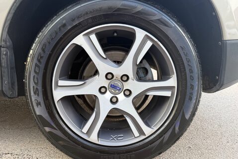 Volvo XC60 D5 SE LUX NAV AWD -TOWBAR - BLIS -LDW - PAN ROOF -CHILD SEATS  62