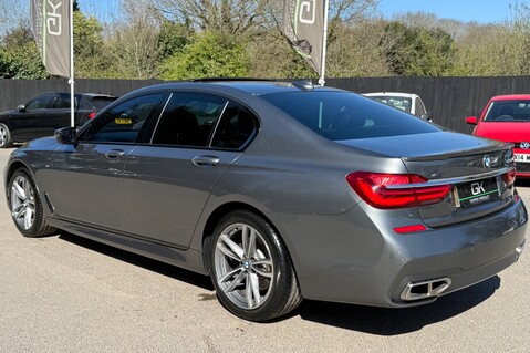 BMW 7 Series 740D XDRIVE M SPORT - REAR ENTERTAINMENT -SUNROOF -HUD -HARMAN KARDON -ICON 2