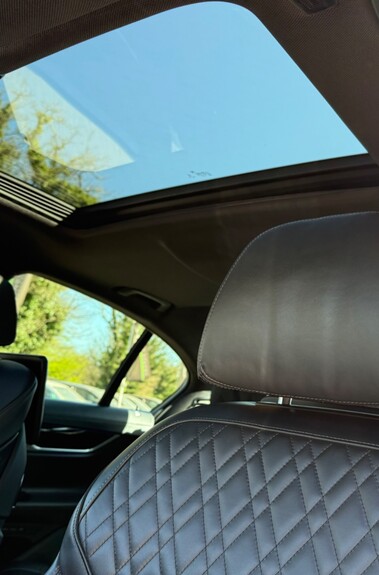 BMW 7 Series 740D XDRIVE M SPORT - REAR ENTERTAINMENT -SUNROOF -HUD -HARMAN KARDON -ICON 