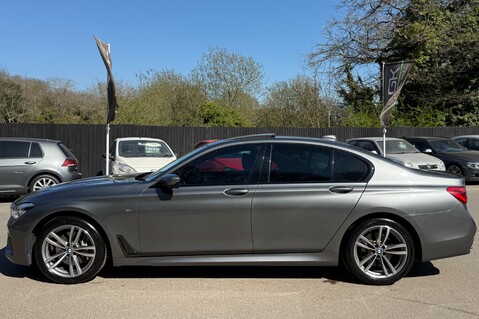 BMW 7 Series 740D XDRIVE M SPORT - REAR ENTERTAINMENT -SUNROOF -HUD -HARMAN KARDON -ICON 9
