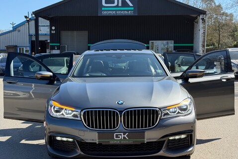 BMW 7 Series 740D XDRIVE M SPORT - REAR ENTERTAINMENT -SUNROOF -HUD -HARMAN KARDON -ICON 19