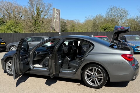 BMW 7 Series 740D XDRIVE M SPORT - REAR ENTERTAINMENT -SUNROOF -HUD -HARMAN KARDON -ICON 23