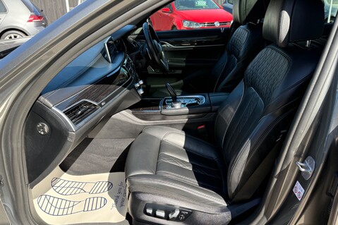 BMW 7 Series 740D XDRIVE M SPORT - REAR ENTERTAINMENT -SUNROOF -HUD -HARMAN KARDON -ICON 29