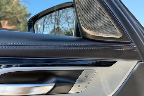 BMW 7 Series 740D XDRIVE M SPORT - REAR ENTERTAINMENT -SUNROOF -HUD -HARMAN KARDON -ICON 31