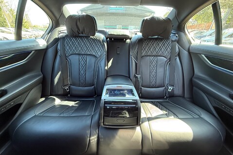 BMW 7 Series 740D XDRIVE M SPORT - REAR ENTERTAINMENT -SUNROOF -HUD -HARMAN KARDON -ICON 33