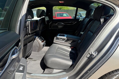 BMW 7 Series 740D XDRIVE M SPORT - REAR ENTERTAINMENT -SUNROOF -HUD -HARMAN KARDON -ICON 34