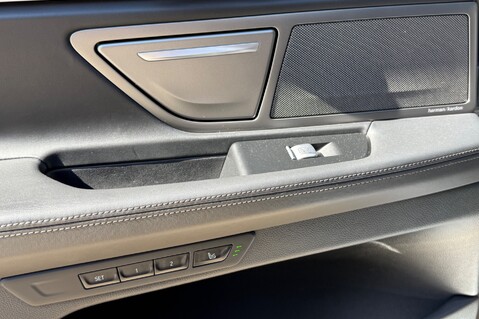 BMW 7 Series 740D XDRIVE M SPORT - REAR ENTERTAINMENT -SUNROOF -HUD -HARMAN KARDON -ICON 39