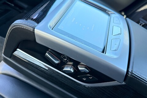 BMW 7 Series 740D XDRIVE M SPORT - REAR ENTERTAINMENT -SUNROOF -HUD -HARMAN KARDON -ICON 40