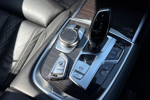BMW 7 Series 740D XDRIVE M SPORT - REAR ENTERTAINMENT -SUNROOF -HUD -HARMAN KARDON -ICON 61