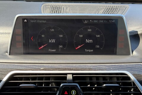 BMW 7 Series 740D XDRIVE M SPORT - REAR ENTERTAINMENT -SUNROOF -HUD -HARMAN KARDON -ICON 71