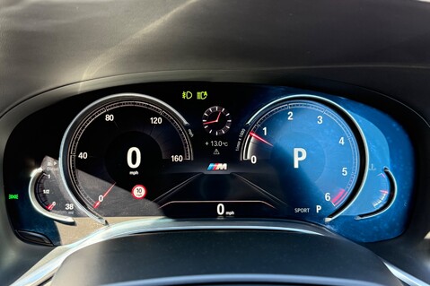BMW 7 Series 740D XDRIVE M SPORT - REAR ENTERTAINMENT -SUNROOF -HUD -HARMAN KARDON -ICON 76