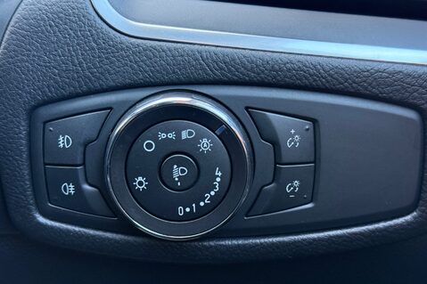 Ford S-Max TITANIUM SPORT TDCI - SONY NAVIGATION -APPLE CAR PLAY -FULL SERVICE HISTORY 47