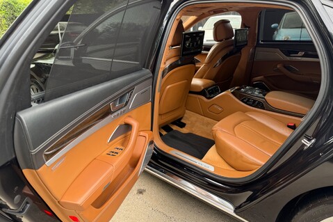 Audi A8 L QUATTRO W12 - £40,540 FACTORY EXTRAS! - INCREDIBLE SPEC CAR 29