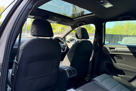 Volkswagen Golf R LINE EDITION TSI ACT BMT DSG -£20 ROAD TAX-PANORAMIC ROOF-ADAPTIVE CRUISE 32