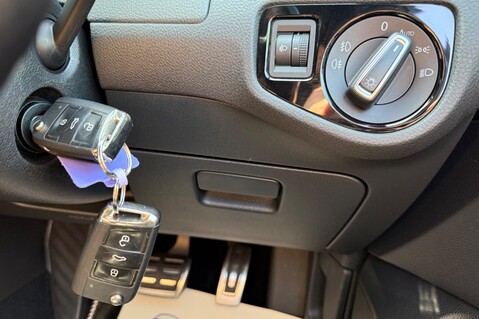 Volkswagen Golf R LINE EDITION TSI ACT BMT DSG -£20 ROAD TAX-PANORAMIC ROOF-ADAPTIVE CRUISE 45