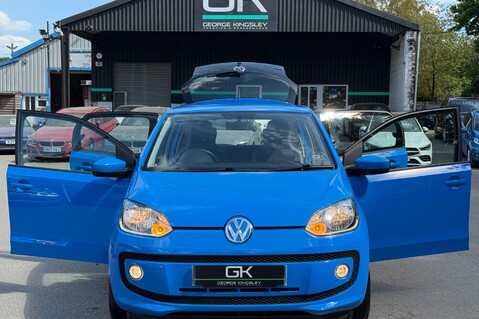 Volkswagen Up HIGH UP - £20 ROAD TAX - HEATED SEATS - 9 SERVICES RECORDED - LOW INSURANCE 19