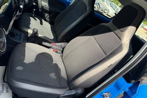Volkswagen Up HIGH UP - £20 ROAD TAX - HEATED SEATS - 9 SERVICES RECORDED - LOW INSURANCE 22