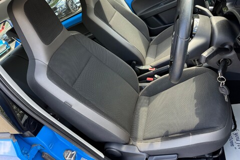 Volkswagen Up HIGH UP - £20 ROAD TAX - HEATED SEATS - 9 SERVICES RECORDED - LOW INSURANCE 28