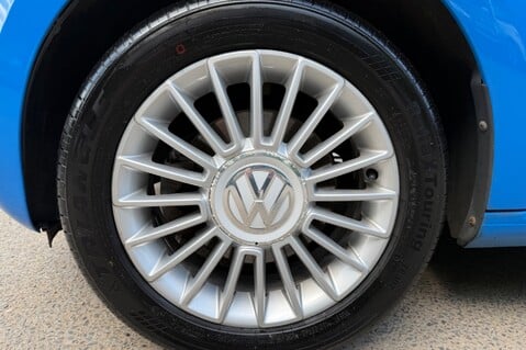 Volkswagen Up HIGH UP - £20 ROAD TAX - HEATED SEATS - 9 SERVICES RECORDED - LOW INSURANCE 12