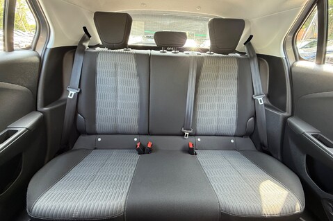 Vauxhall Corsa SE - APPLE CAR PLAY - CRUISE CONTROL - ONE LADY OWNER FROM NEW 25