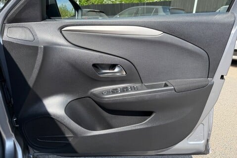 Vauxhall Corsa SE - APPLE CAR PLAY - CRUISE CONTROL - ONE LADY OWNER FROM NEW 32
