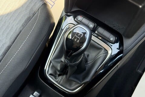 Vauxhall Corsa SE - APPLE CAR PLAY - CRUISE CONTROL - ONE LADY OWNER FROM NEW 35