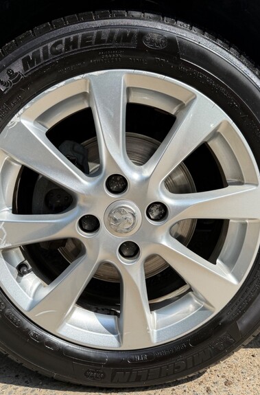 Vauxhall Corsa SE - APPLE CAR PLAY - CRUISE CONTROL - ONE LADY OWNER FROM NEW 