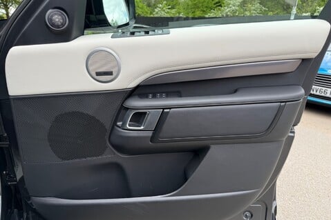 Land Rover Discovery METROPOLITAN EDITION - TOW PACK - ONE OWNER - CARPATHIAN GREY 42