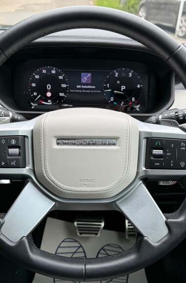 Land Rover Discovery METROPOLITAN EDITION - TOW PACK - ONE OWNER - CARPATHIAN GREY 