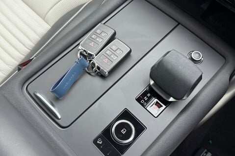 Land Rover Discovery METROPOLITAN EDITION - TOW PACK - ONE OWNER - CARPATHIAN GREY 59