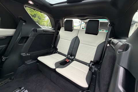 Land Rover Discovery METROPOLITAN EDITION - TOW PACK - ONE OWNER - CARPATHIAN GREY 37