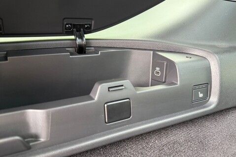 Land Rover Discovery METROPOLITAN EDITION - TOW PACK - ONE OWNER - CARPATHIAN GREY 81