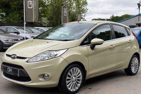 Ford Fiesta TITANIUM AUTOMATIC - 2 OWNERS -14 SERVICE STAMPS - 12 MONTHS MOT 10