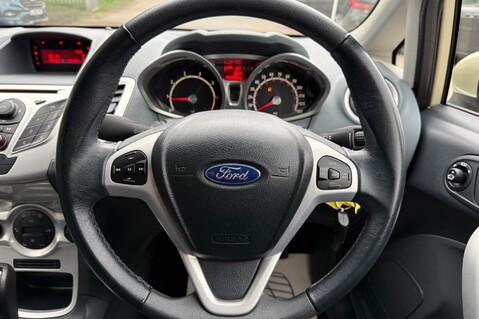 Ford Fiesta TITANIUM AUTOMATIC - 2 OWNERS -14 SERVICE STAMPS - 12 MONTHS MOT 6