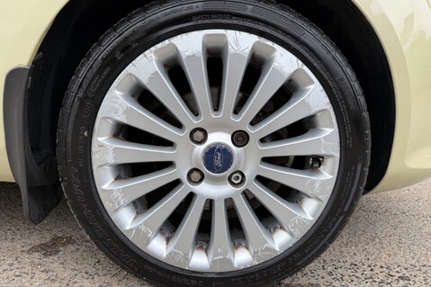 Ford Fiesta TITANIUM AUTOMATIC - 2 OWNERS -14 SERVICE STAMPS - 12 MONTHS MOT 44
